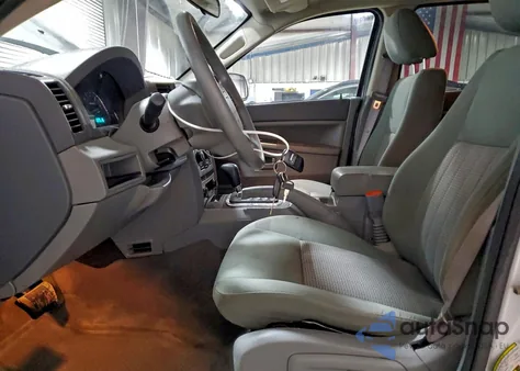 2007 Jeep Grand Cherokee Laredo z USA, uszkodzony, nr VIN 1J8GR48K27C644053